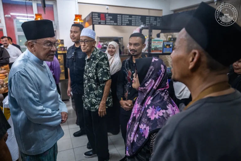 Rakyat, peniaga kecil akan terus dibantu hadapi detik sukar – PM
