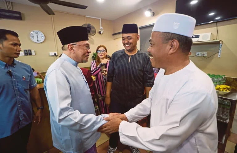PM minta UMNO bertenang, hormat titah Yang di-Pertuan Besar mahu Aminuddin kekal MB