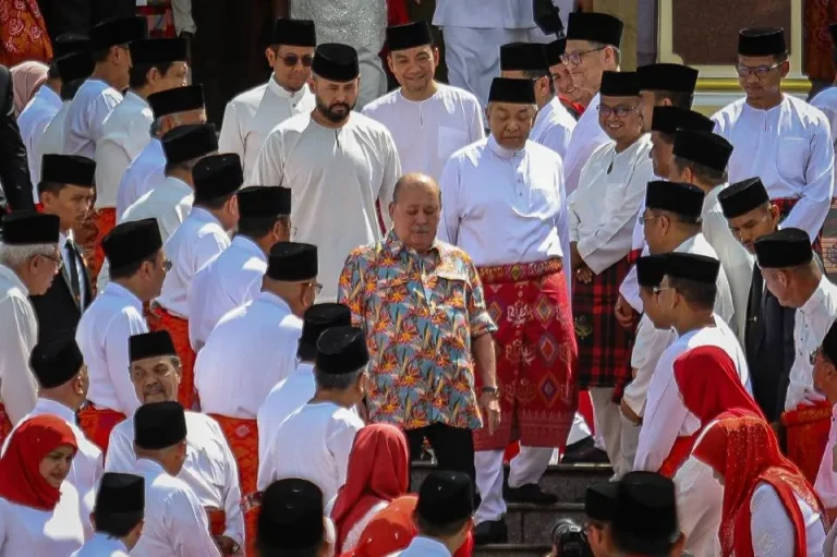 UMNO rai ulang tahun ke-80 di Istana Besar Johor, Sultan Ibrahim berkenan terima menghadap pemimpin parti