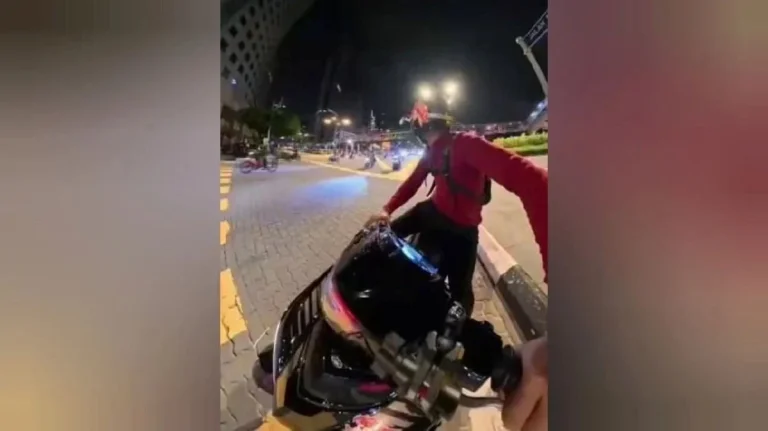 Remaja muat naik video ‘wheelie’, langgar lampu isyarat diberkas polis