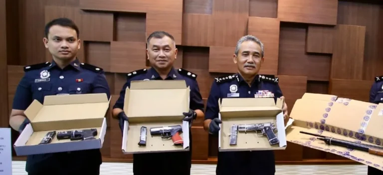 Mekanik ditahan simpan lima senjata api, termasuk pistol tiruan
