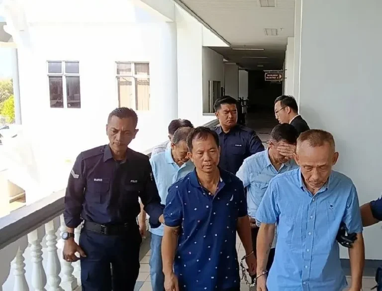 Empat ahli ‘Geng Guangxi’ dipenjara, didenda curi wang pelancong
