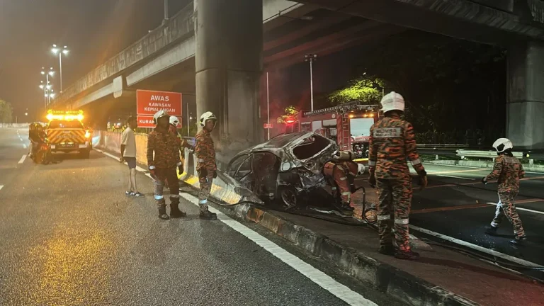 Dua rakan sekerja maut, Honda City terbabas dan terbakar ketika pulang dari makan malam syarikat