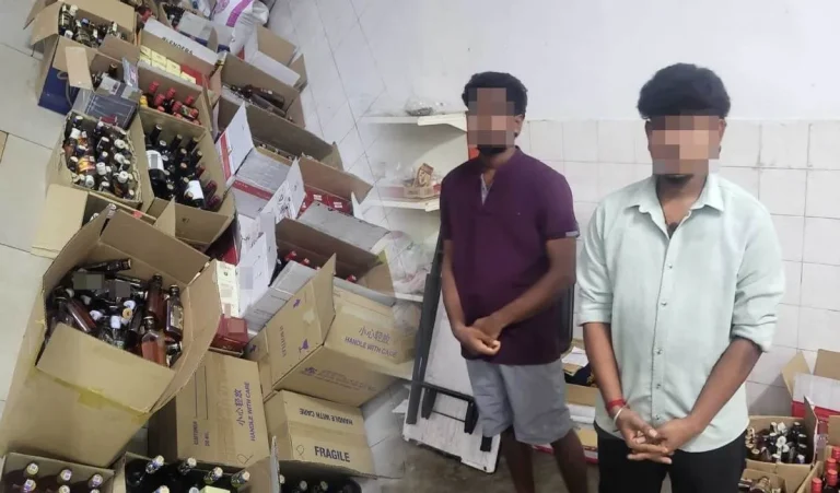 Stor arak haram RM556,000 dirampas, dua lelaki warga India dicekup