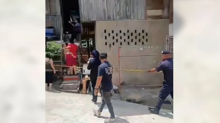 Remaja perempuan ditemui berlumuran darah, leher dipercayai dikelar dalam tandas