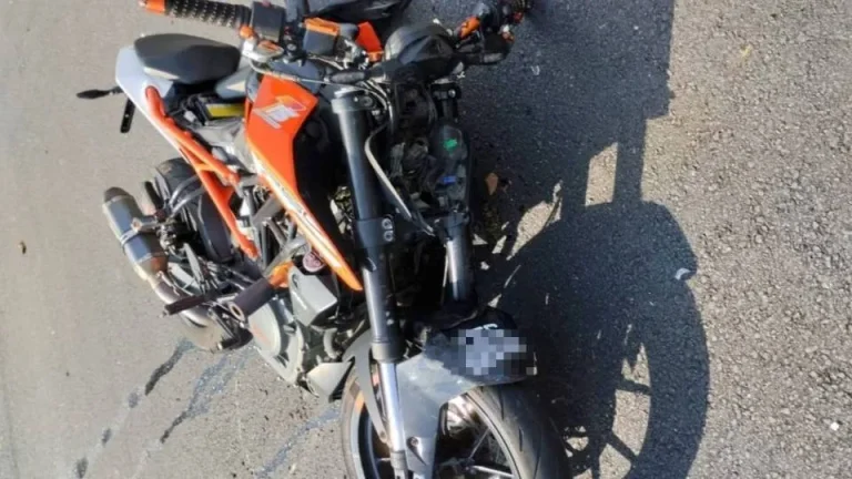 Lelaki maut motosikal rempuh Myvi di lampu isyarat