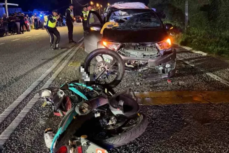 Penunggang motosikal maut tercampak atas bumbung kereta