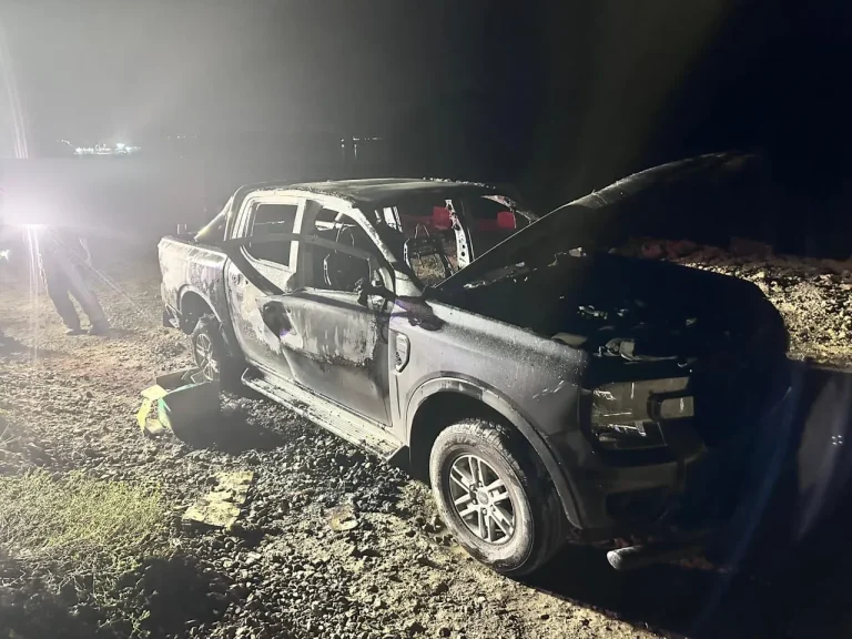 Penunggang motosikal maut, kenderaan pikap dibakar selepas nahas