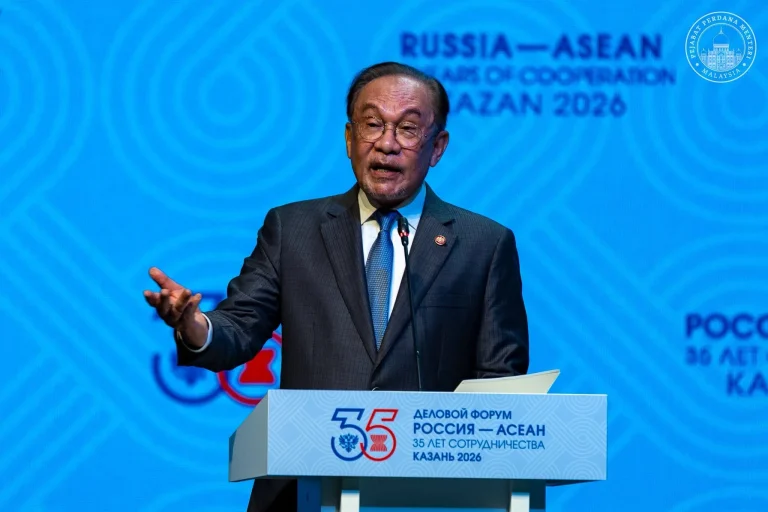 PM Anwar, Putin bincang kerjasama tenaga, AI dan perdagangan dua hala