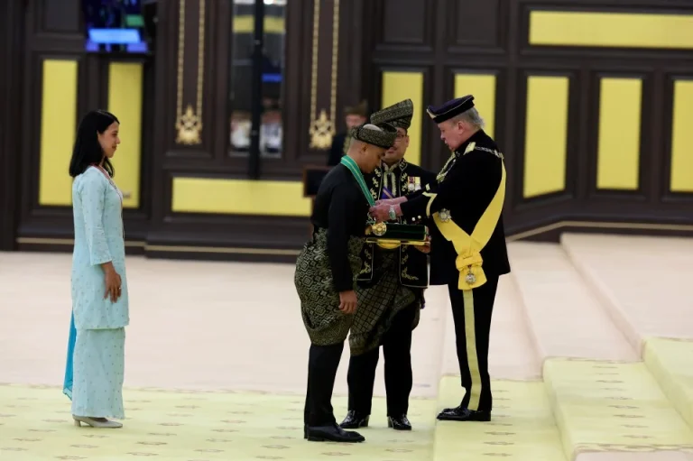 Azizulhasni atlet ketiga terima Darjah Bakti daripada Agong
