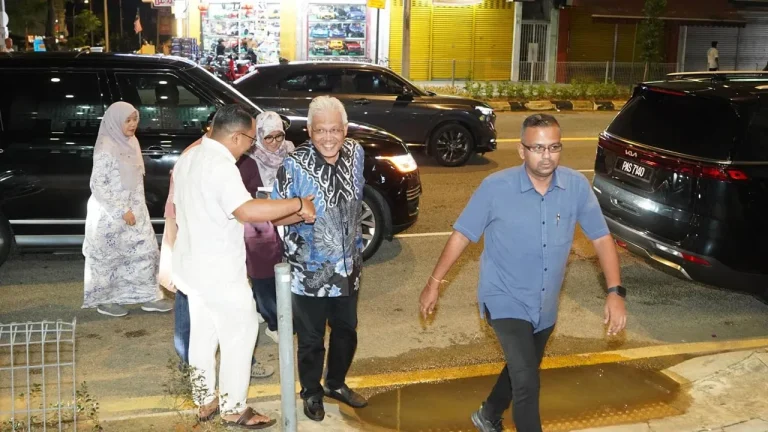 Hamzah antara MP pembangkang hadir mesyuarat pra-persidangan Parlimen di ibu pejabat Pas