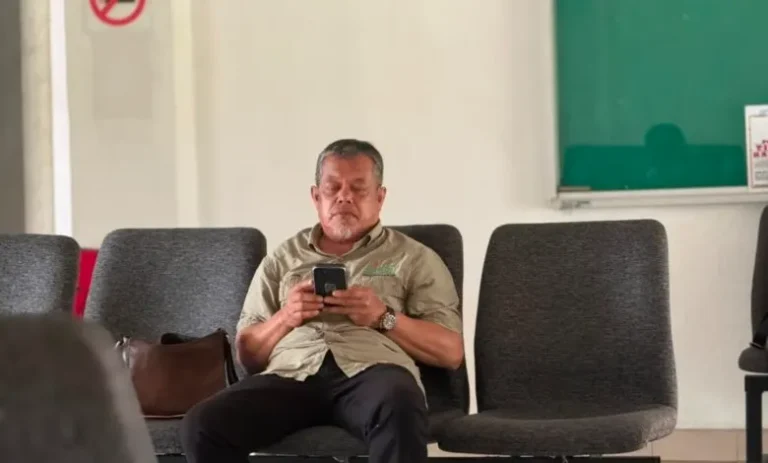 Bekas ketua pengarang berita antara tiga individu didakwa muat naik komen palsu
