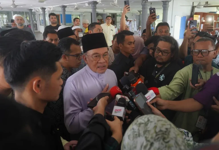 PM nafi ada arahan halang Onn Hafiz masuk Felda