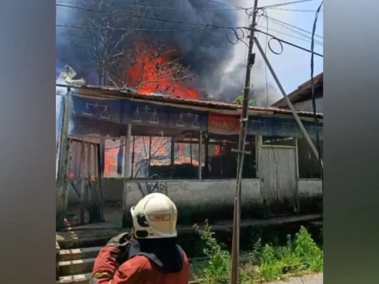 10 rumah musnah dalam kebakaran di Kampung Cina, Kota Bharu