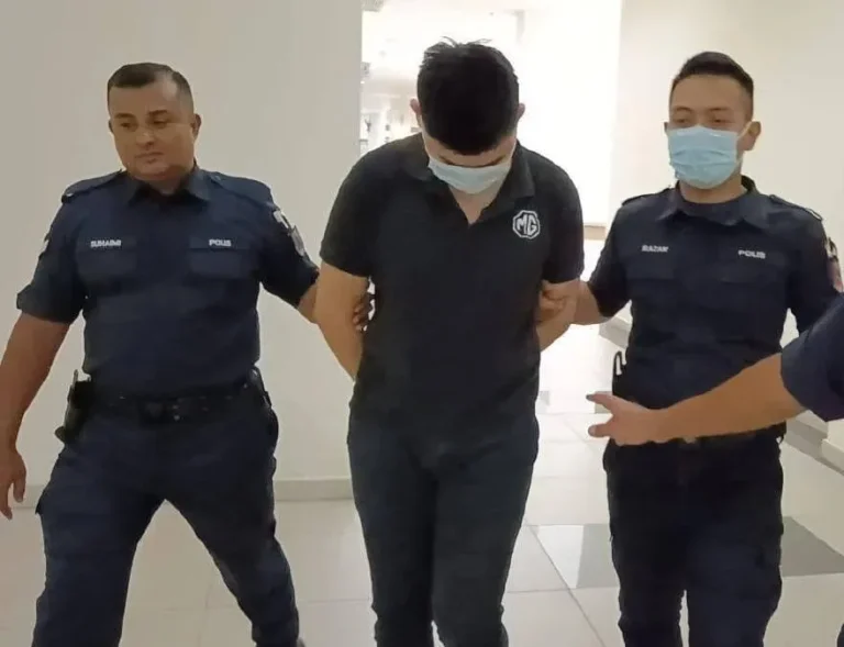 Jurujual kereta mengaku bersalah simpan bahan pornografi kanak-kanak