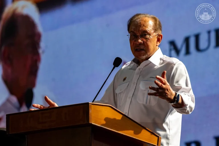 Warga imigresen diminta galas tugas penuh integriti, tolak rasuah – PM