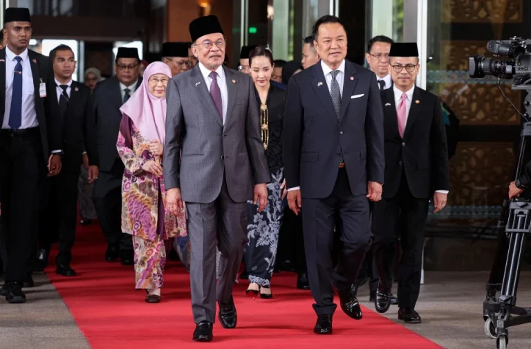 Anwar, Anutin adakan mesyuarat bilateral perkukuh kerjasama Malaysia-Thailand
