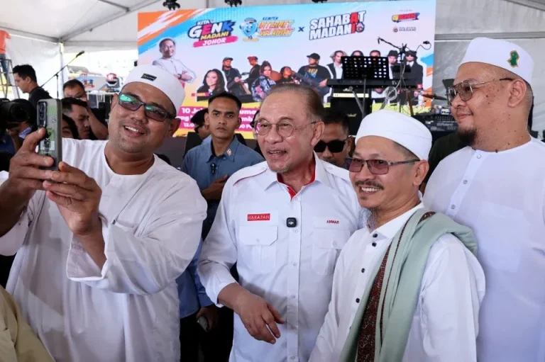 Imbangi teknologi moden dengan akhlak dan integriti – PM