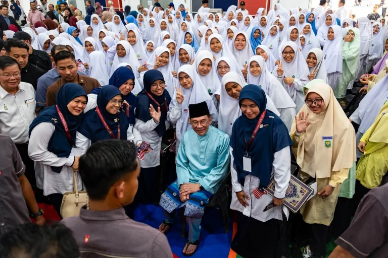 PM minta jangan sorok kes buli, mangsa mesti dibela