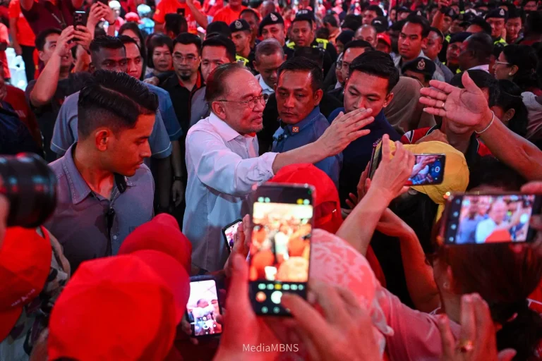 Jangan heret institusi Diraja sebagai bahan kempen PRN – Anwar