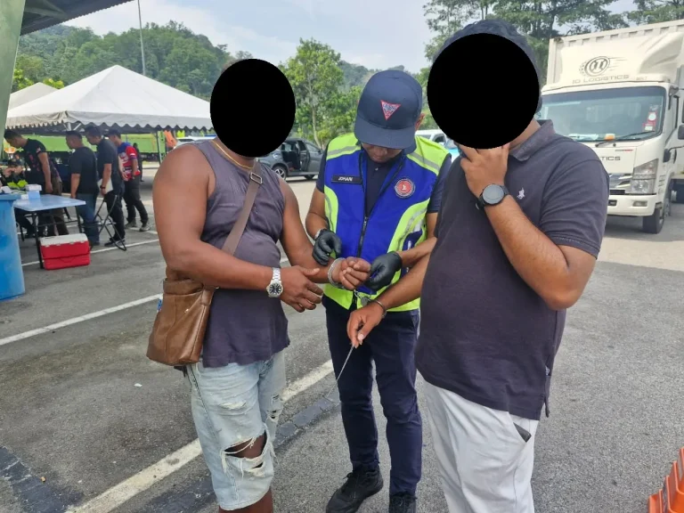 2 pemandu positif dadah kena pukat di Plaza Tol Gombak