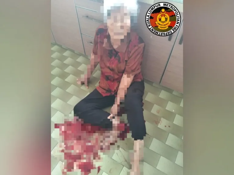 Warga emas patah buku lali terperangkap dalam rumah