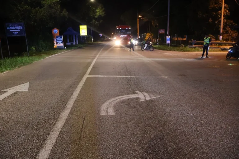 Warga emas parah, penunggang motosikal mabuk ditahan