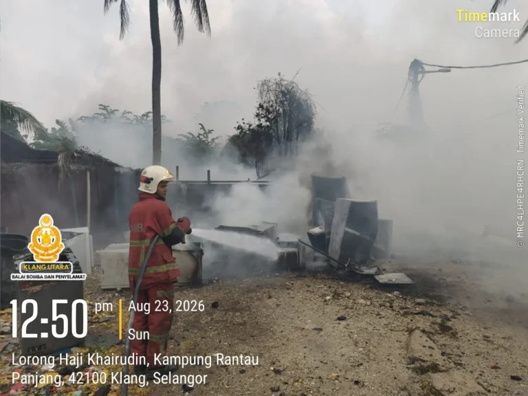 Stor barangan lusuh musnah terbakar di Klang