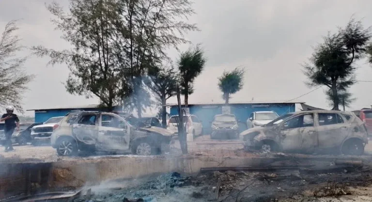 11 kenderaan terbakar, rosak di jeti awam Pulau Tenggol